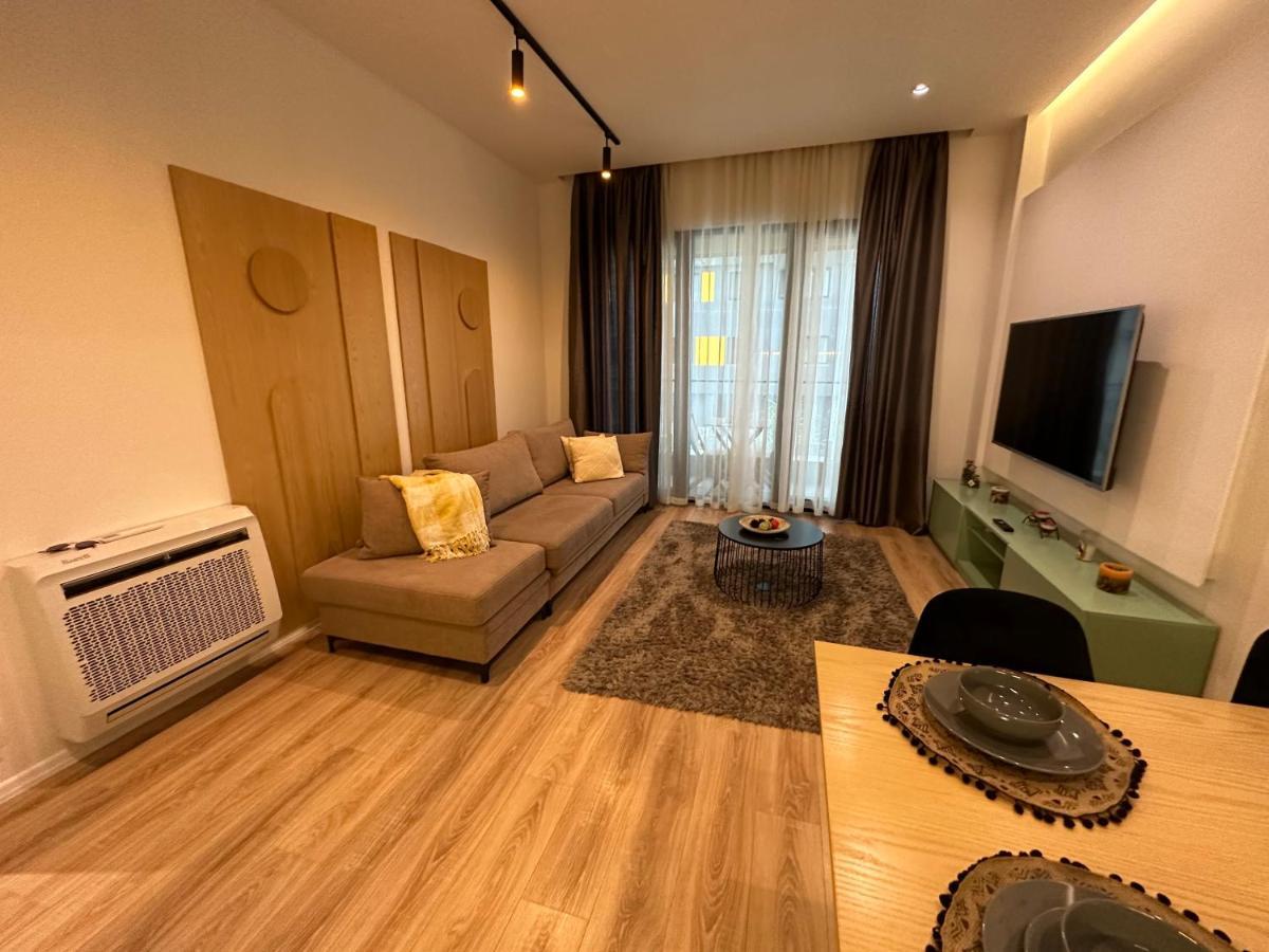 Homerent 21 Square