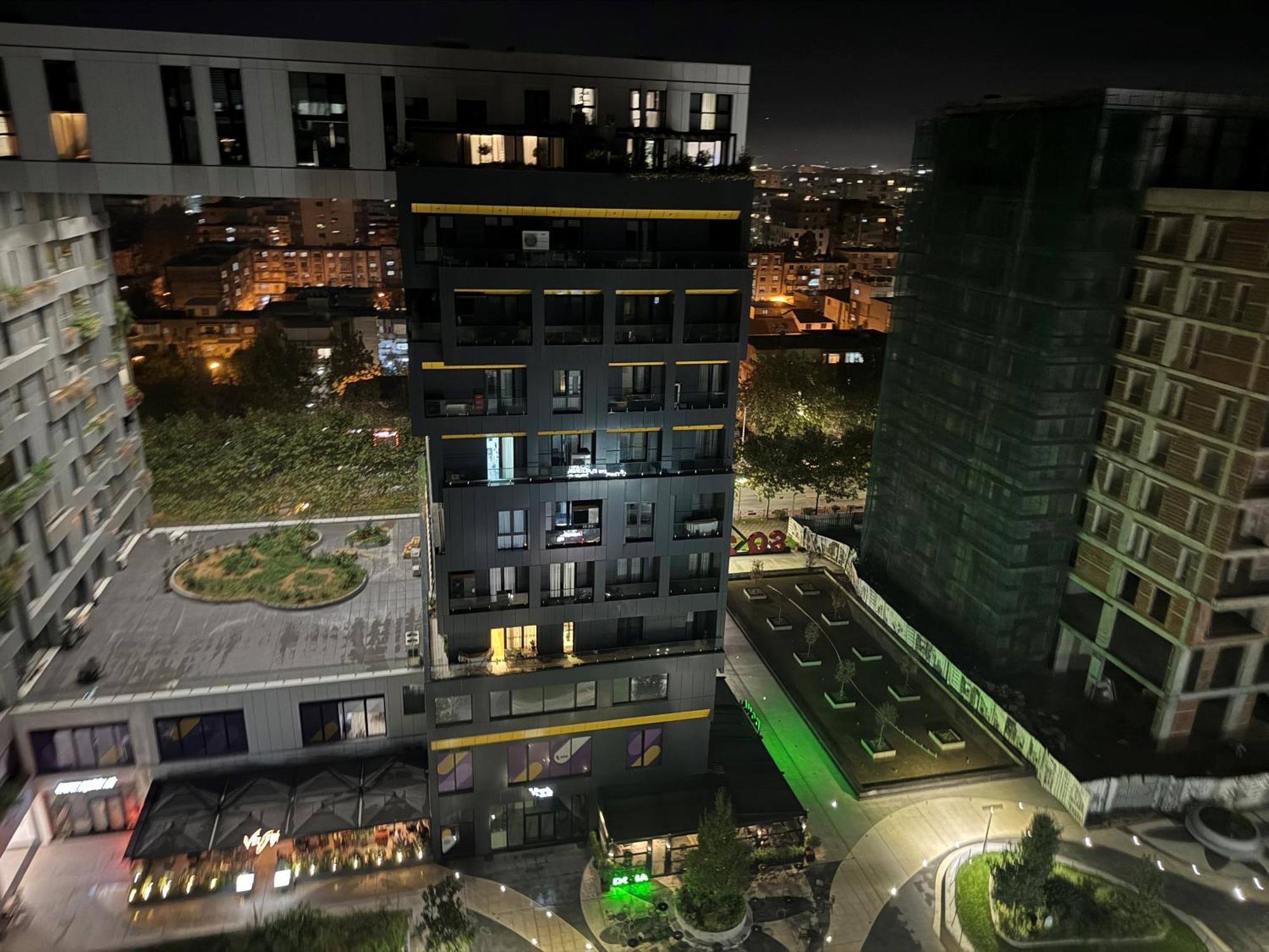 Homerent 21 Square *